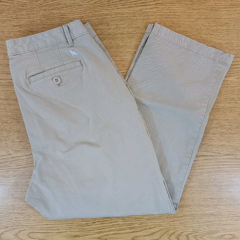 Eddie Bauer Women's Curvy Crop Legend Wash Stretch Khaki Pants Size 10 Tall